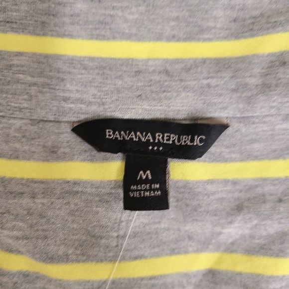 New with Tags Banana Republic Striped Cowel Neck Top size Med - Picture 6 of 6